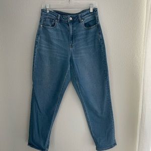 American Eagle Stretch Mom Jeans